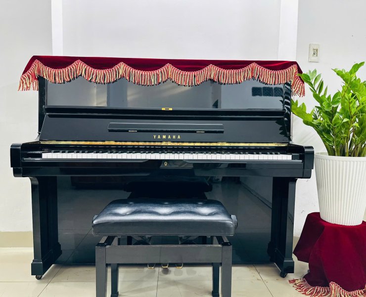 YAMAHA U2H