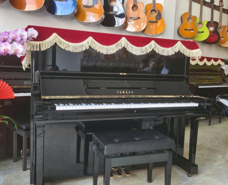 YAMAHA U3M