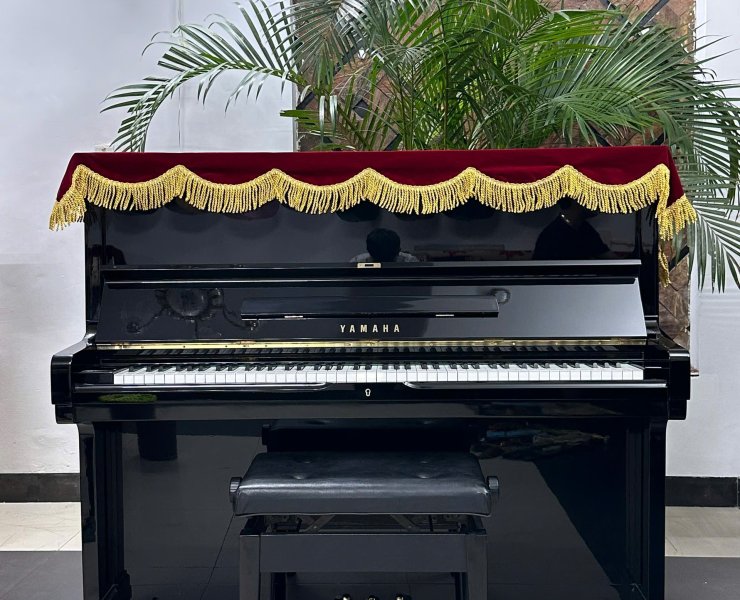 YAMAHA U2H