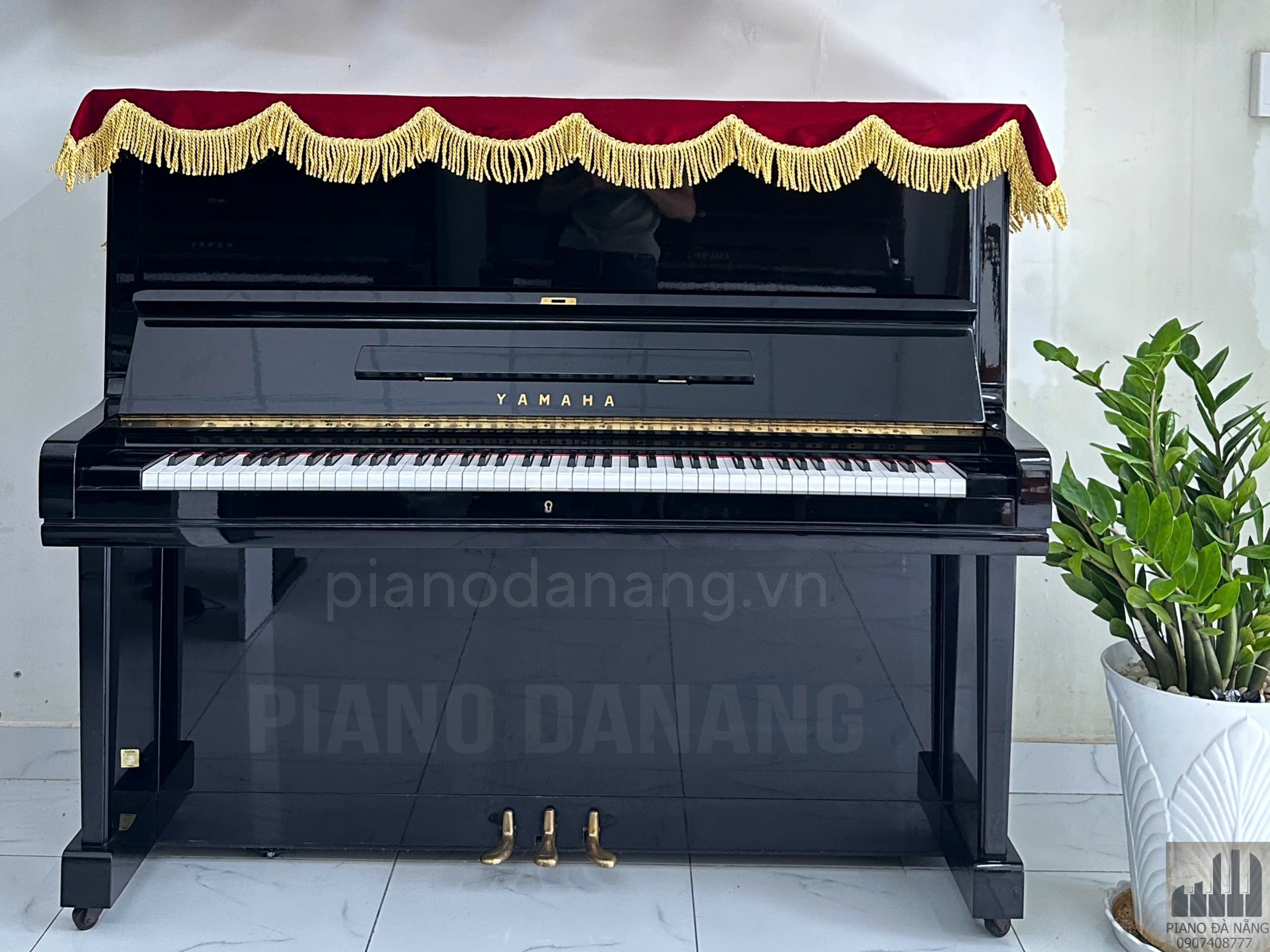 YAMAHA U3