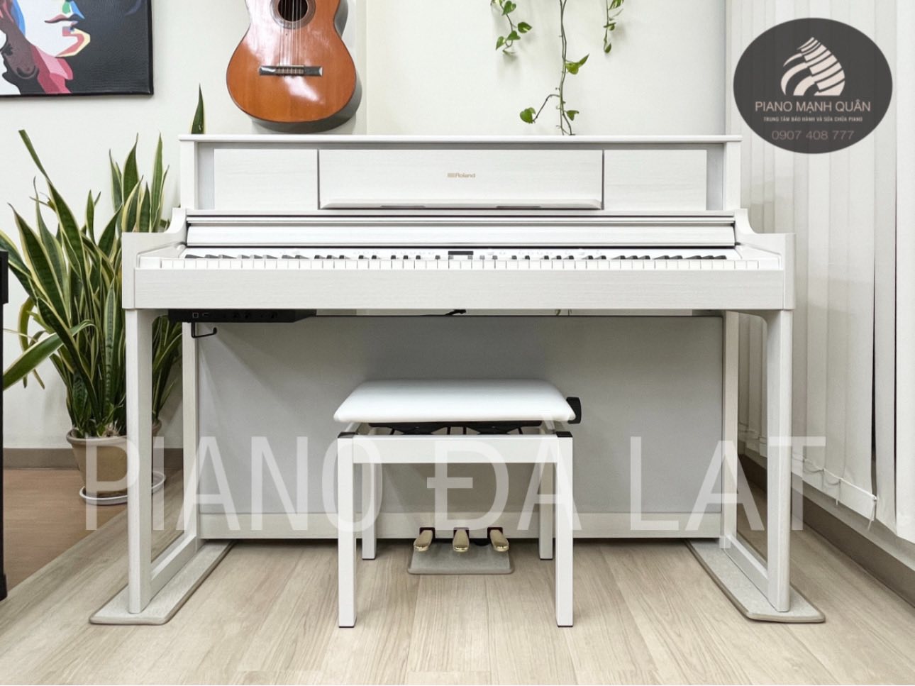Piano Roland LX-705